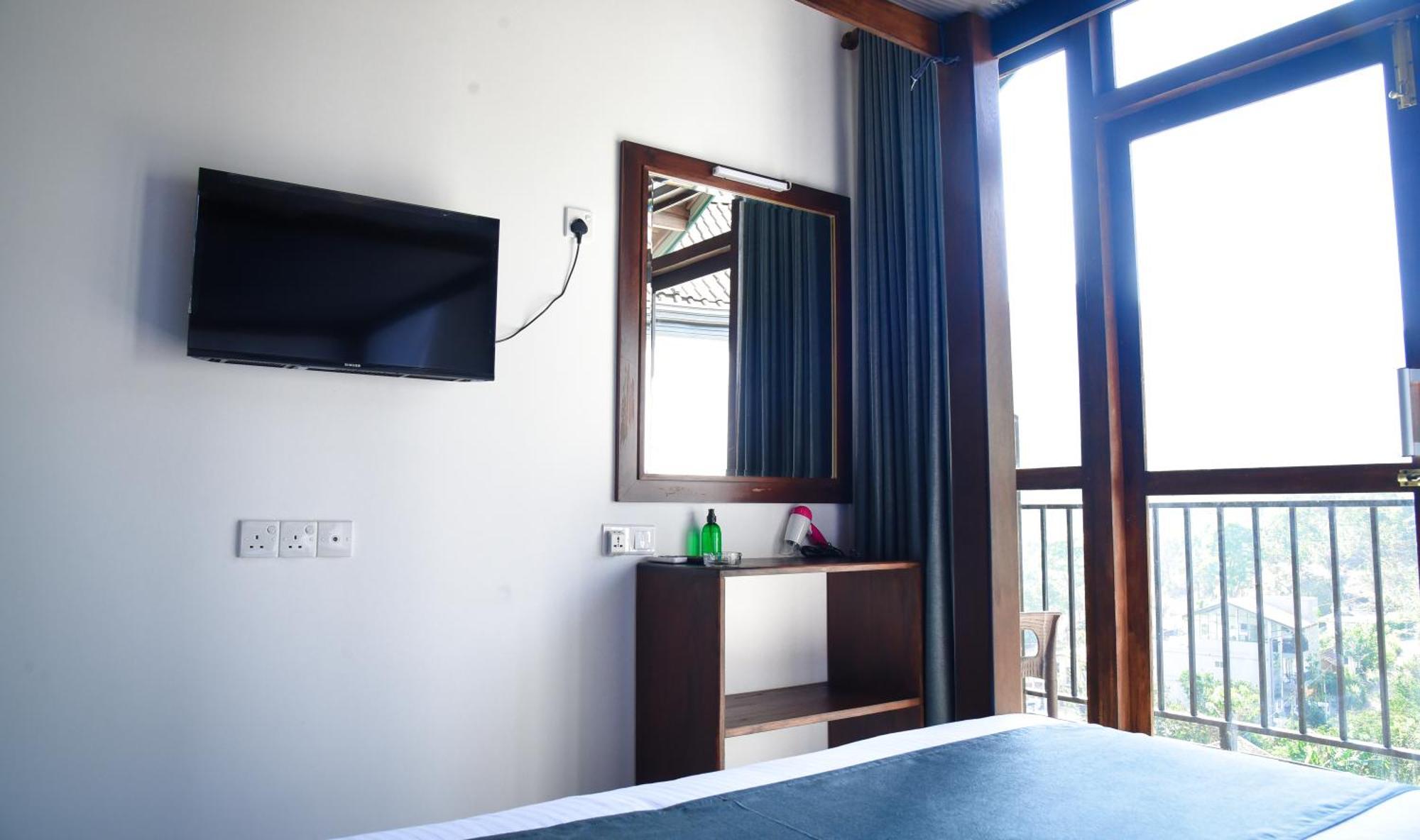 Ever Breeze Ella Hotel Exterior photo